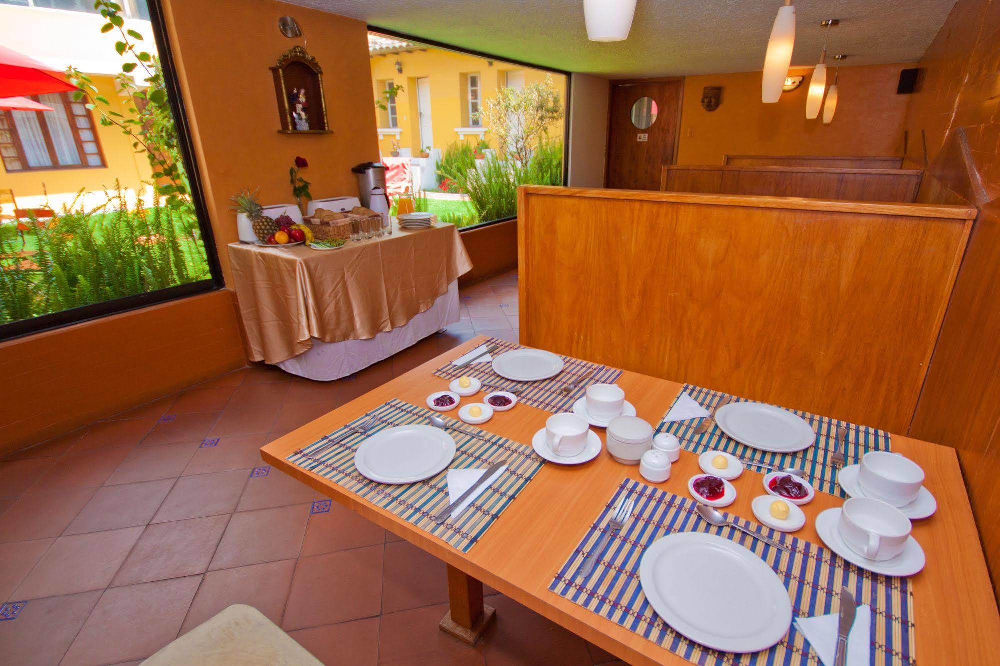 Hotel La Cartuja Quito Exterior photo